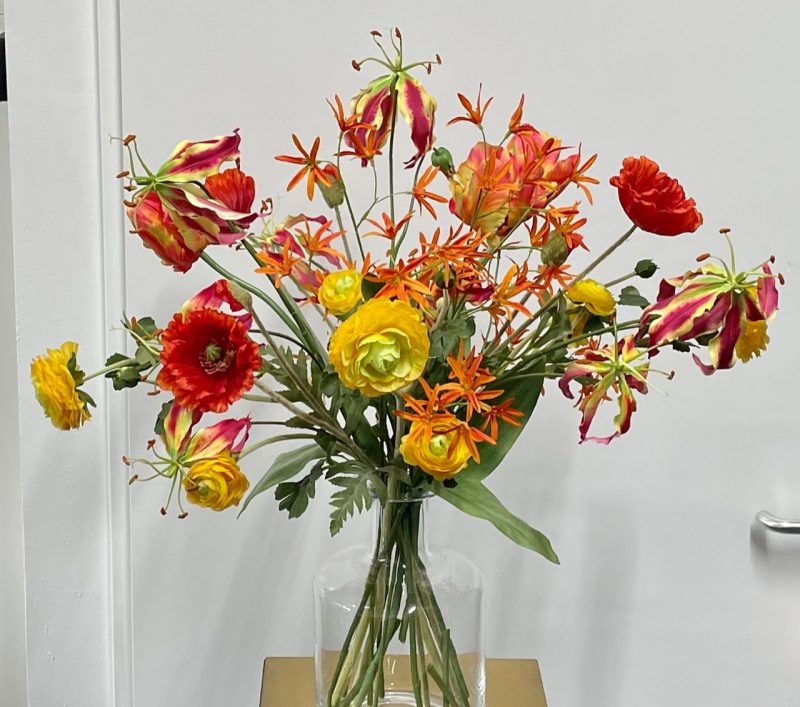 Oranje/geel kunstbloemen boeket