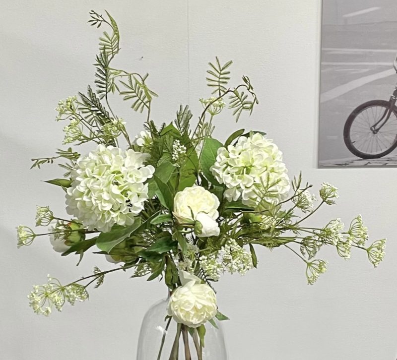 Kunstbloemen boeket met witte hortensia